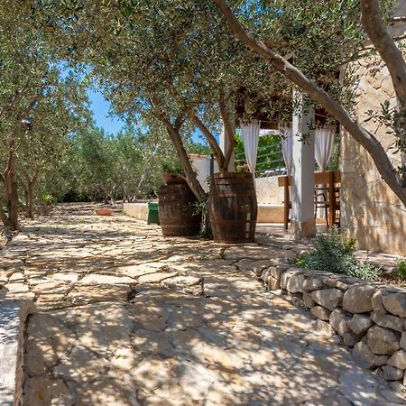 Plum Holiday Home Kaštel Stari Exterior foto