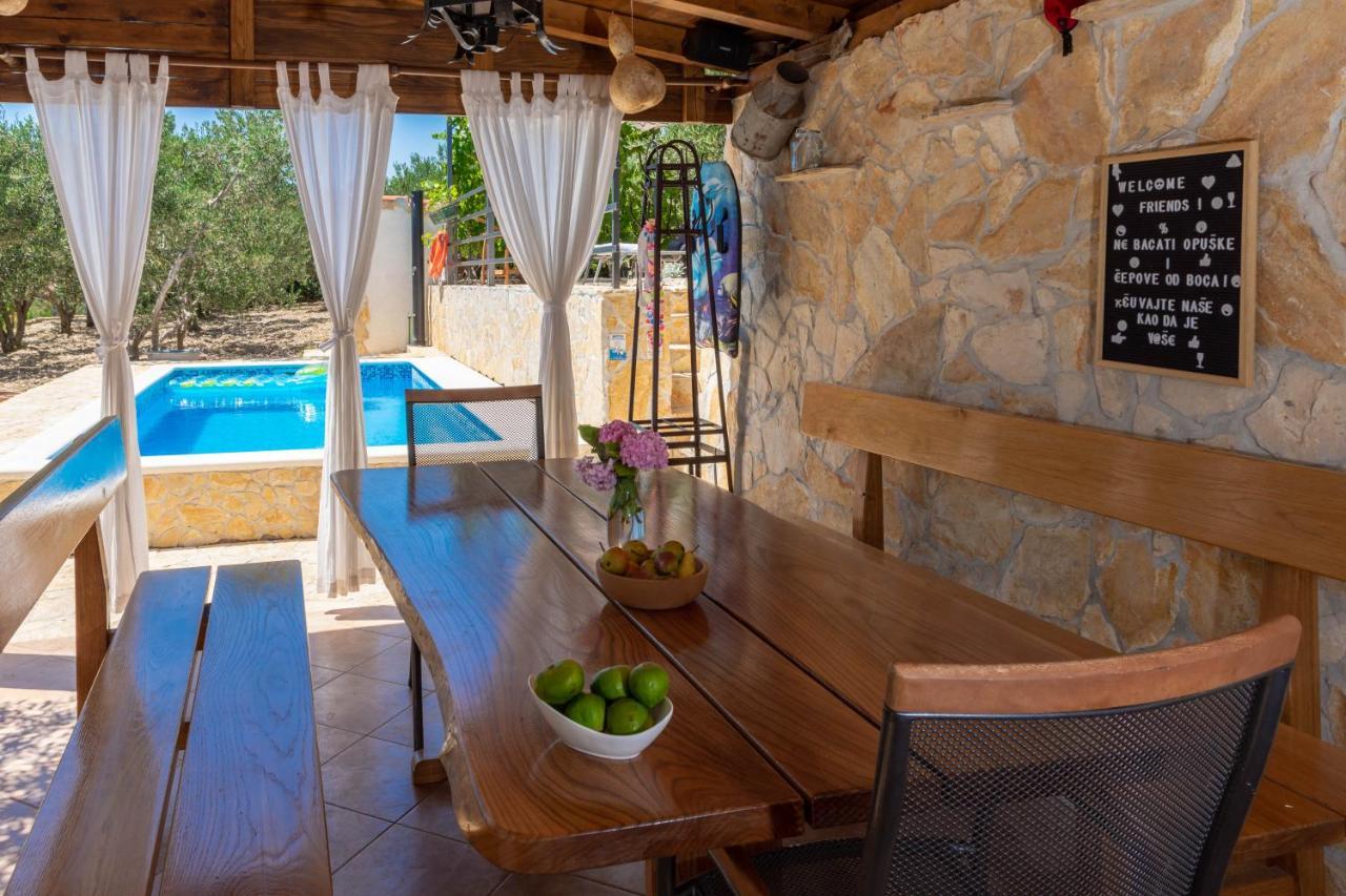 Plum Holiday Home Kaštel Stari Exterior foto