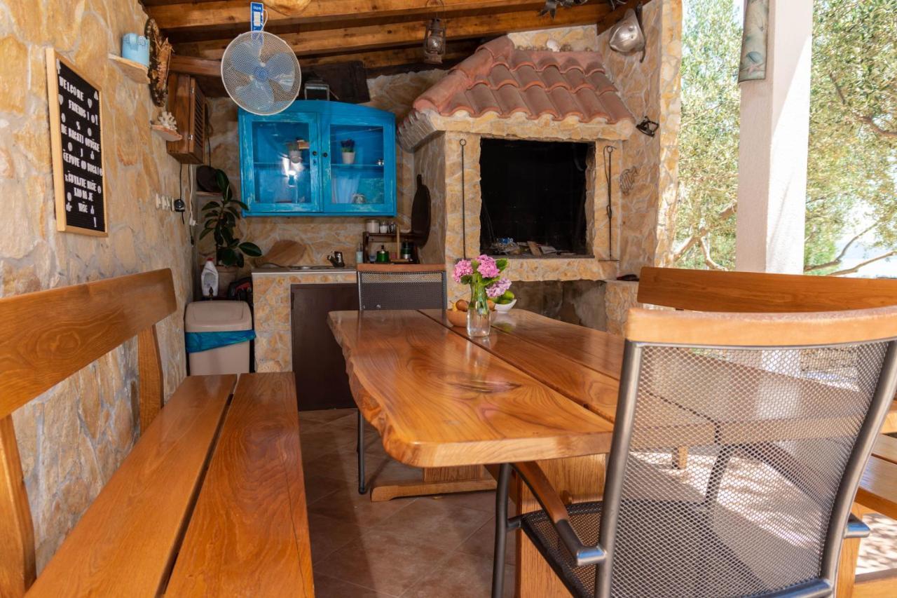 Plum Holiday Home Kaštel Stari Exterior foto